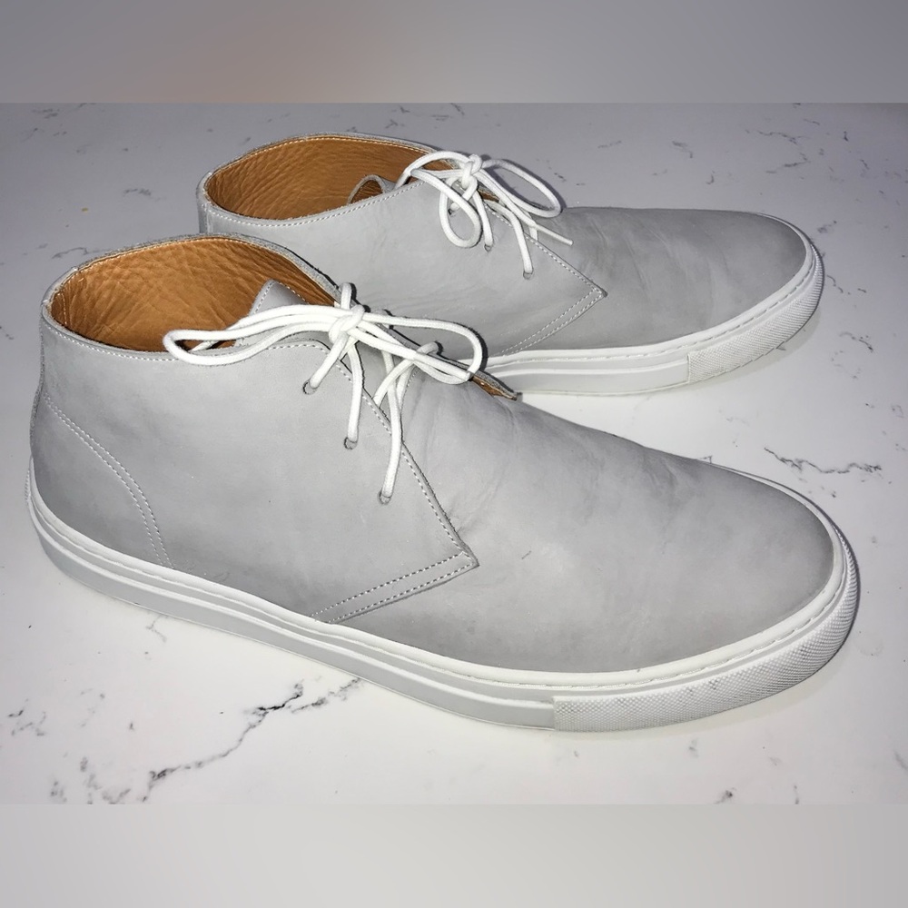 Beckett Simonon Toledo Chukka Sneakers SZ 10.5. Used in good condition